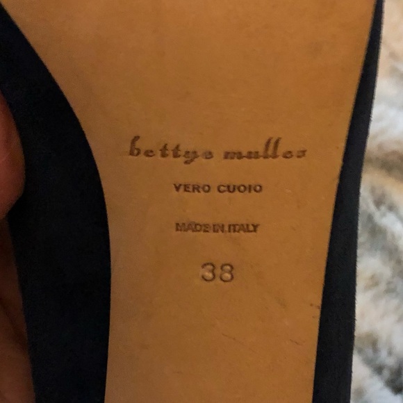 Bettye Muller Navy Suede Heels - Picture 6 of 7